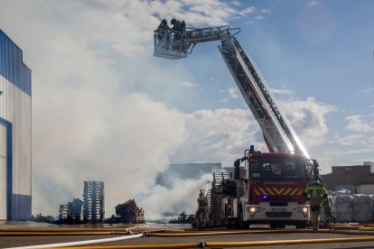 Incendio en Torreplas, polígono de Gamonal.