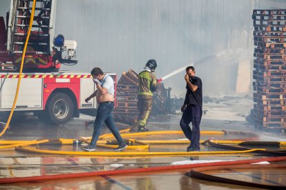 Incendio en Torreplas, polígono de Gamonal.