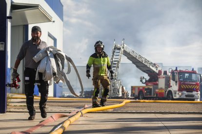 Incendio en Torreplas, polígono de Gamonal.