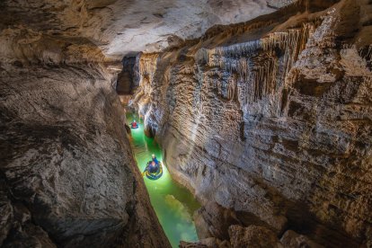 Imagen de la prospección de los lagos de Ojo Guareña.