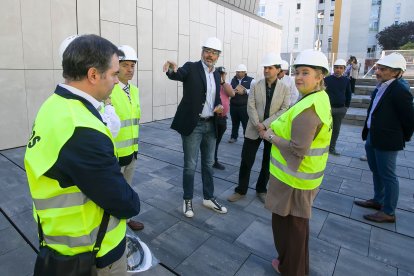 La alcaldesa realizó una visita a las obras de mejora de esta dotación social y deportiva.