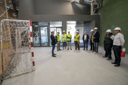 La alcaldesa realizó una visita a las obras de mejora de esta dotación social y deportiva.