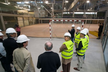 La alcaldesa realizó una visita a las obras de mejora de esta dotación social y deportiva.