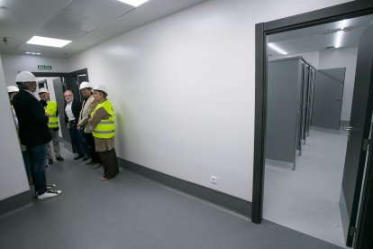 La alcaldesa realizó una visita a las obras de mejora de esta dotación social y deportiva.
