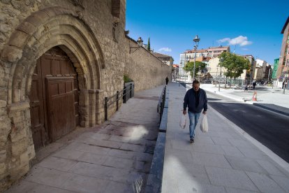 Los trabajos en las calles Progreso y Santa Clara están casi culminados, a falta de remates en el mobiliario urbano.