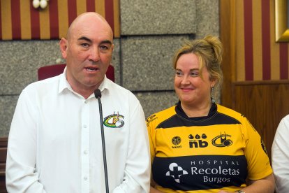 Homenaje de Burgos a los supercampeones de rugby