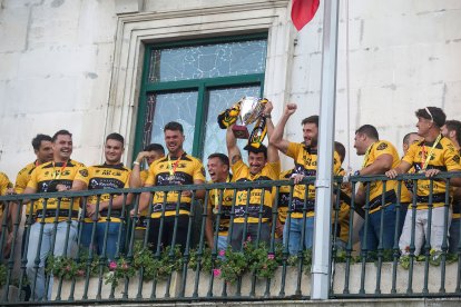 Homenaje de Burgos a los supercampeones de rugby