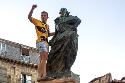Homenaje de Burgos a los supercampeones de rugby