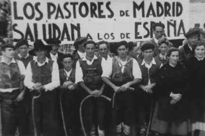 Los pastores de Madrid posan para la fotografía.