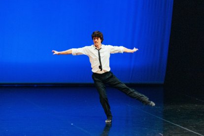 William Castro, antiguo alumno hoy en el ballet Aalto Theater Essen, durante la interpretación de 'Le bourgeois'.