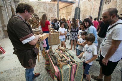 Instante de los talleres celebrados en el Monasterio de San Juan con motivo dentro de Burgos Cidiano.