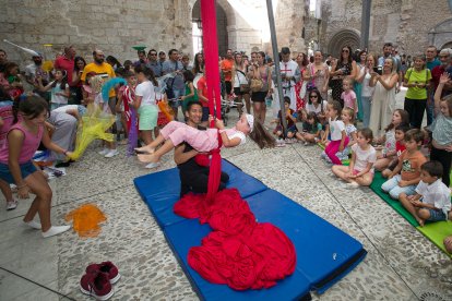 Instante de los talleres celebrados en el Monasterio de San Juan con motivo dentro de Burgos Cidiano.