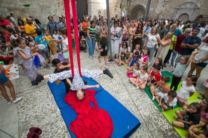 Instante de los talleres celebrados en el Monasterio de San Juan con motivo dentro de Burgos Cidiano.