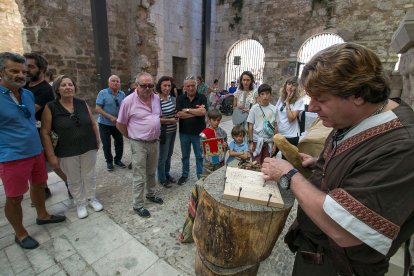 Instante de los talleres celebrados en el Monasterio de San Juan con motivo dentro de Burgos Cidiano.