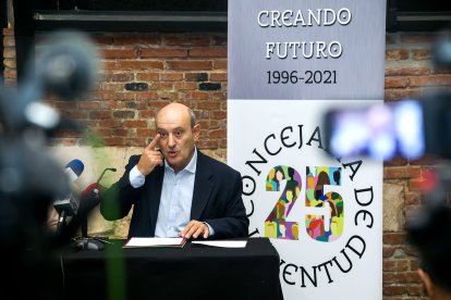 Jordi Rovira durante la presentación de las actividades del próximo trimestre en la Estación de la Ciencia y la Tecnología.