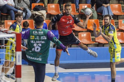 El UBU San Pablo Burgos se impone al Trops Málaga.