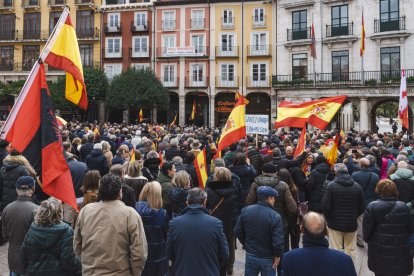 Instante de la concentración contra la amnistía en la Plaza Mayor.