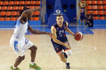 El equipo de Ocampo remonta ante Cáceres en El Plantío.