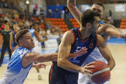El equipo de Ocampo remonta ante Cáceres en El Plantío.