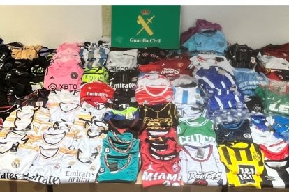 Material incautado por la Guardia Civil.