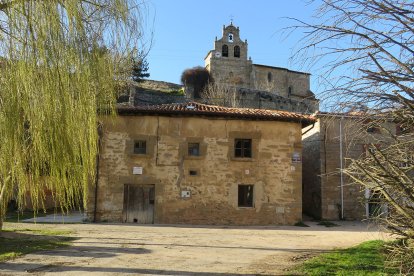 Imagen actual de la Escuela de Bañuelos de Bureba.