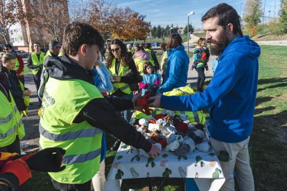 Instante de la plantación promovida por Fundación Oxígeno.