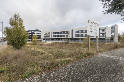 Parcela del bulevar ferroviario de Burgos donde se contempla una torre de 17 alturas.