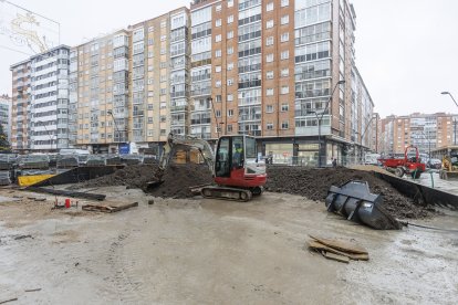 Estado de las obras de peatonalización a principios de diciembre de la calle Francisco Grandmontagne en Burgos.