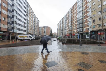 Estado de las obras de peatonalización a principios de diciembre de la calle Francisco Grandmontagne en Burgos.