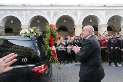 El alcalde, Jesús Julio Carnero, acudió al funeral.