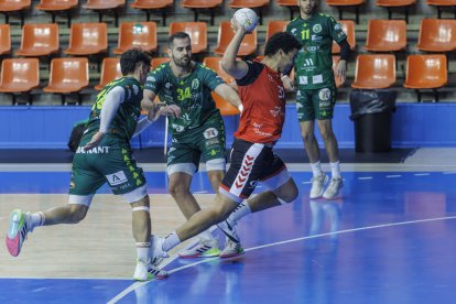 Imagen del partido entre el UBU San Pablo y el Dólmenes Antequera.