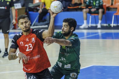 Imagen del partido entre el UBU San Pablo y el Dólmenes Antequera.