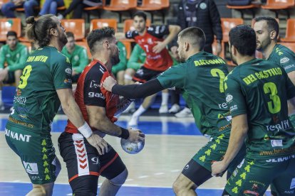 Imagen del partido entre el UBU San Pablo y el Dólmenes Antequera.