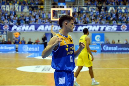 Imagen del partido entre el Longevida San Pablo Burgos y el Ourense.