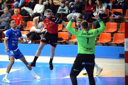 Imagen del partido entre el UBU San Pablo Burgos y el Oviedo.