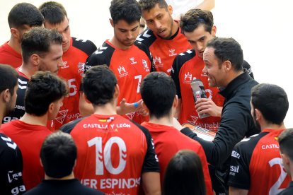 Imagen del partido entre el UBU San Pablo Burgos y el Oviedo.