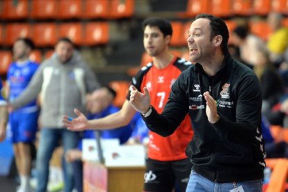 Imagen del partido entre el UBU San Pablo Burgos y el Oviedo.
