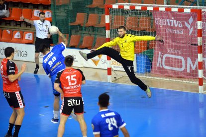 Imagen del partido entre el UBU San Pablo Burgos y el Oviedo.