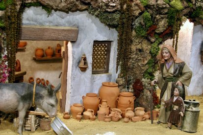 Escenas del Belén que se puede ver en la localidad burgalesa de Renuncio hasta el 6 de enero.