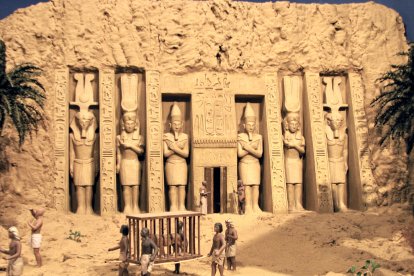 Escenas del Belén que se puede ver en la localidad burgalesa de Renuncio hasta el 7 de enero.