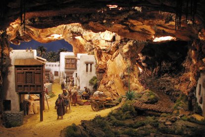 Escenas del Belén que se puede ver en la localidad burgalesa de Renuncio hasta el 6 de enero.