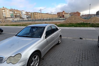 Cinco coches amanecieron con daños
