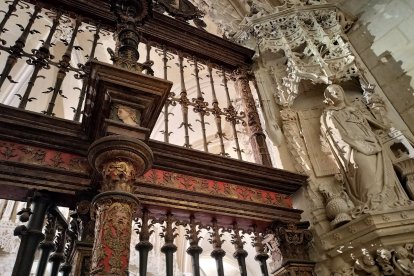Detalle de la reja de la capilla de los Condestables.