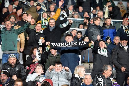 Imagen del partido entre el Burgos CF y el Valladolid.