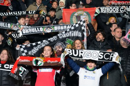 Imagen del partido entre el Burgos CF y el Valladolid.