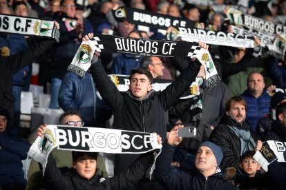 Imagen del partido entre el Burgos CF y el Valladolid.