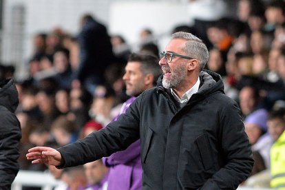 Imagen del partido entre el Burgos CF y el Valladolid.