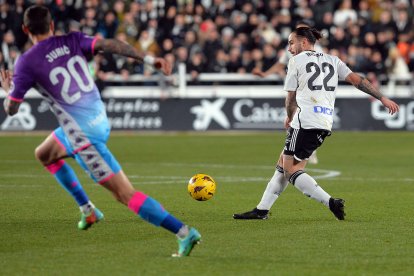 Imagen del partido entre el Burgos CF y el Valladolid.