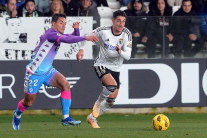 Imagen del partido entre el Burgos CF y el Valladolid.