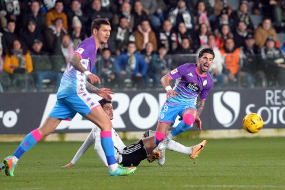 Imagen del partido entre el Burgos CF y el Valladolid.